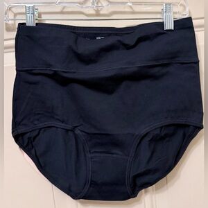 Cotton Spandex Briefs in Size Large Seven Pairs